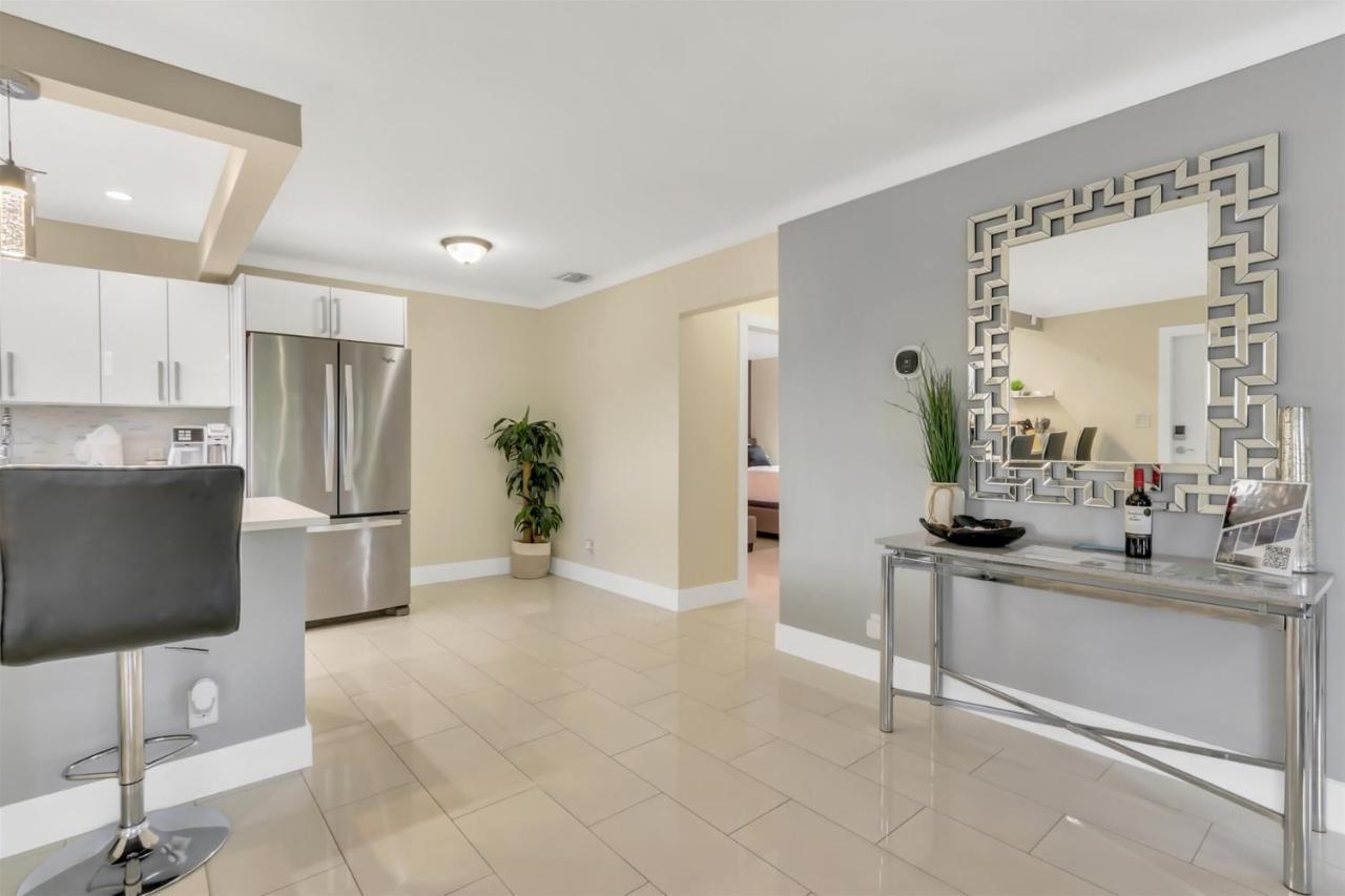 Bright Pompano Beach With Pool Access Luaran gambar