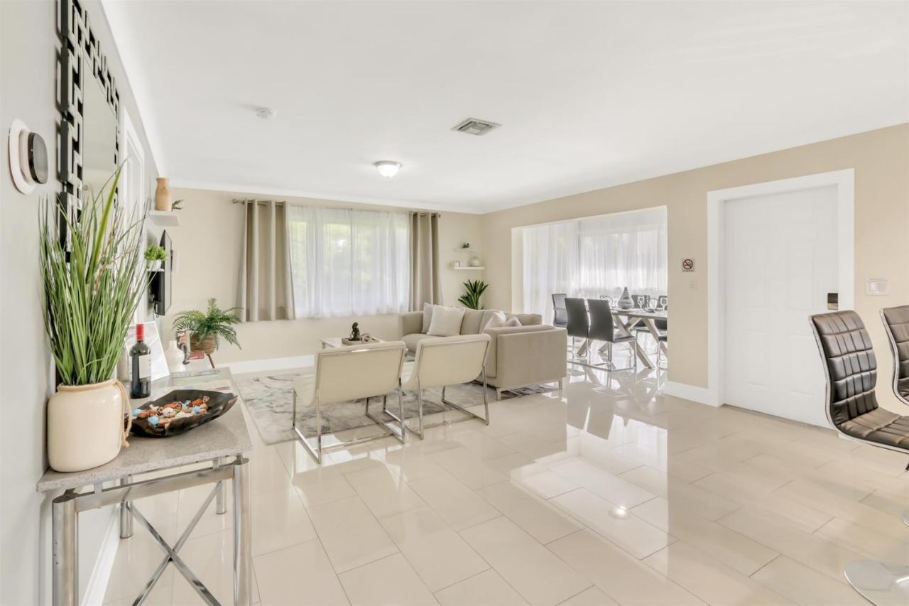 Bright Pompano Beach With Pool Access Luaran gambar